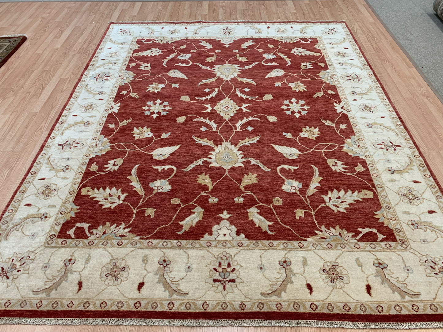 Hand-Knotted Wool Red/Ivory Agra Rug (7'11"x9'8")