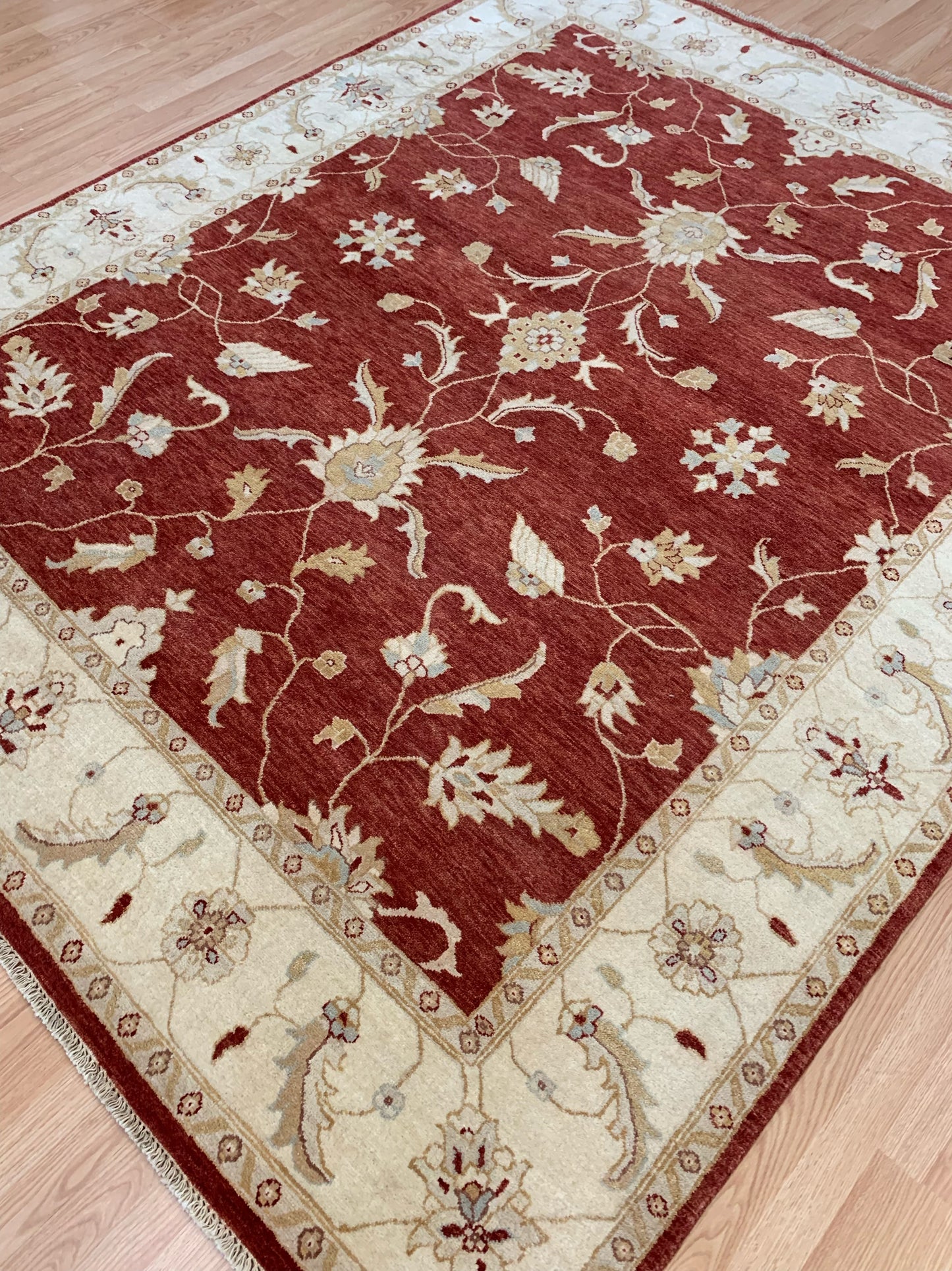 Hand-Knotted Wool Red/Ivory Agra Rug (7'11"x9'8")