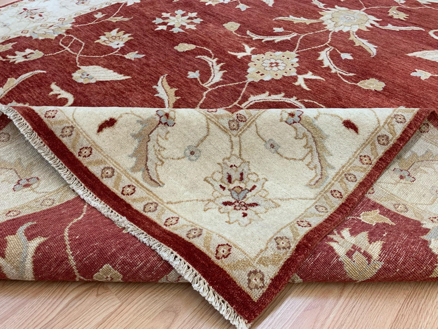 Hand-Knotted Wool Red/Ivory Agra Rug (7'11"x9'8")