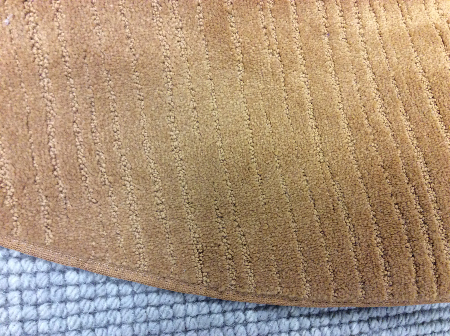 Machine Woven Nylon Milliken Dimensions Tan Round Rug (5'3"Rd)