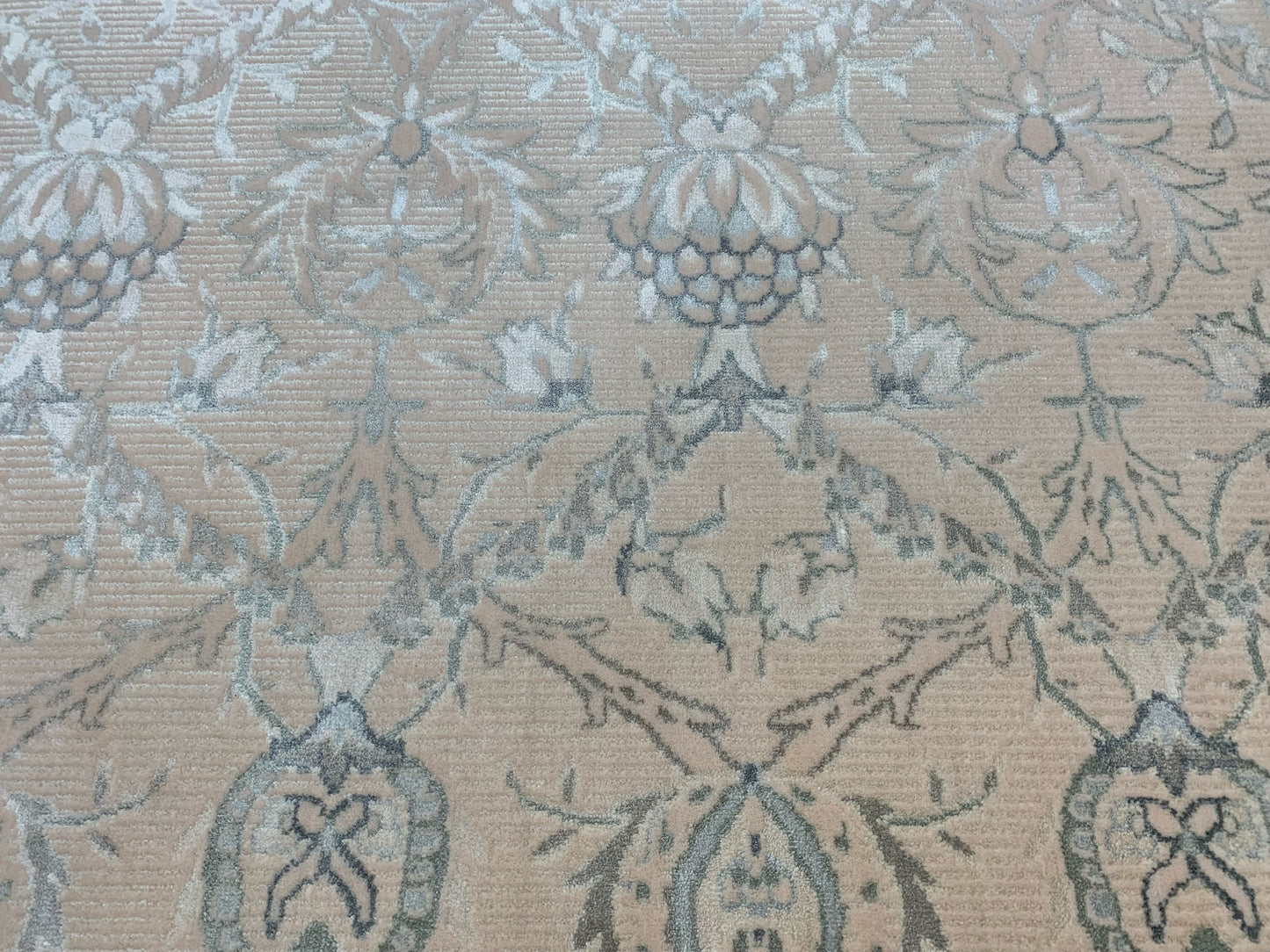 Machine Woven Wool & Art Silk Nourison Luminance LUM7 Rug (7'7"x10'6")