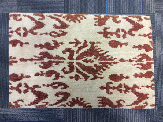 Hand Tufted Wool Ivory/Rust Ikat Rug (2'x3')
