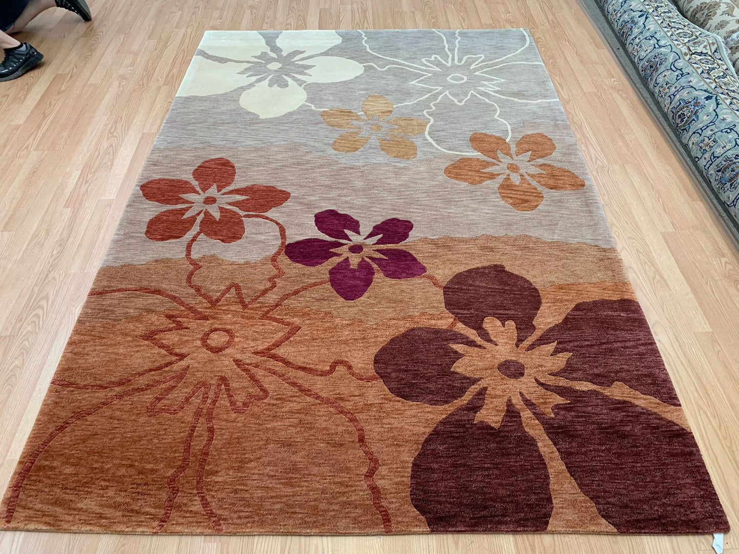 Hand-Knotted Wool Turbo Flowers Rug (6'2"x9)