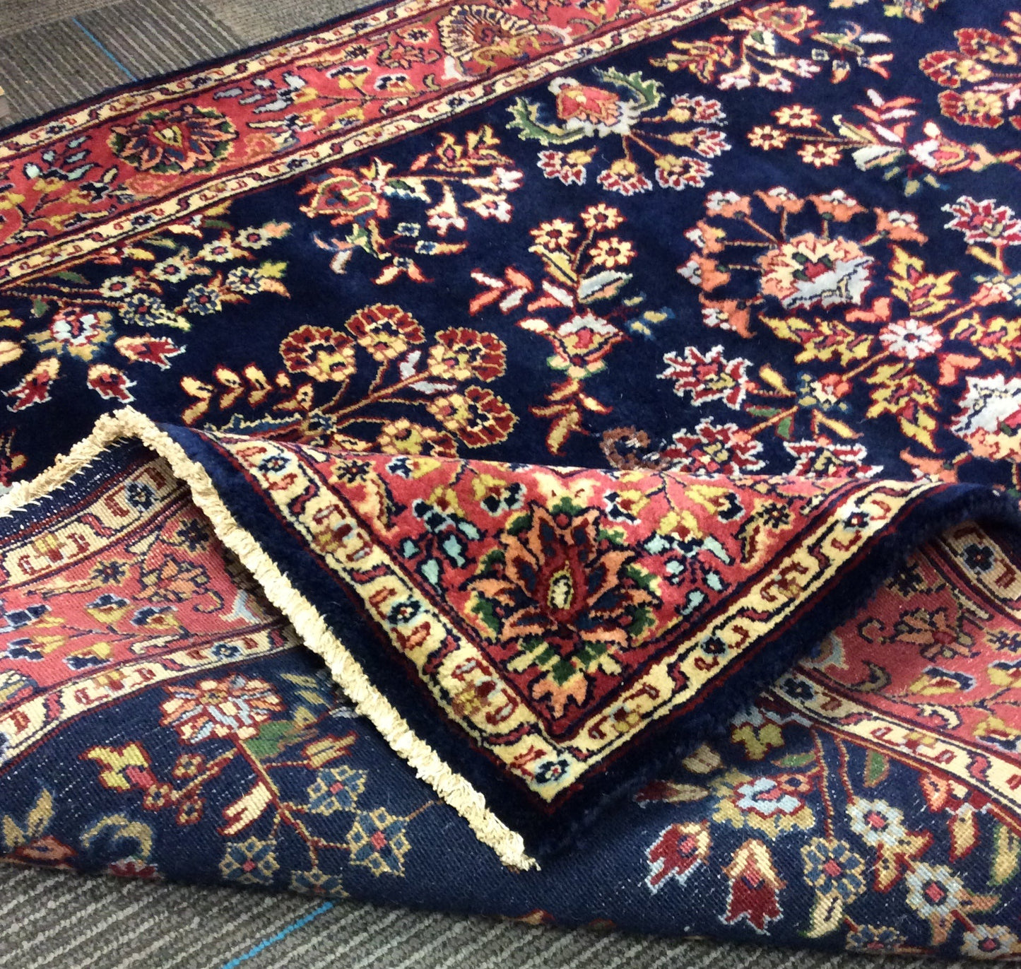 Hand-Knotted Wool Navy/Rose Sarouk Rug (4x6')