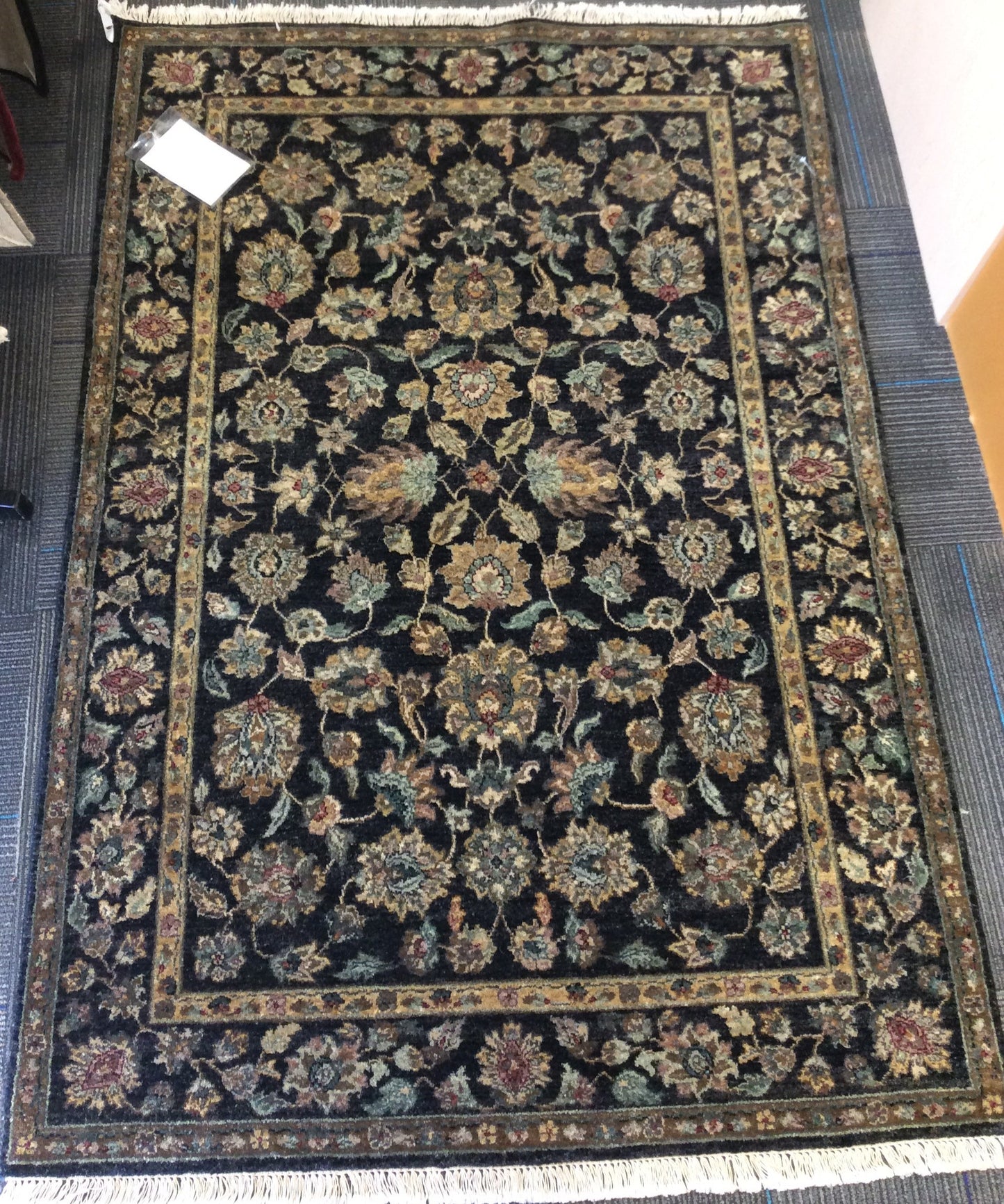 Hand-Knotted Wool Hard Twist Black Agra Rug (4'x6')