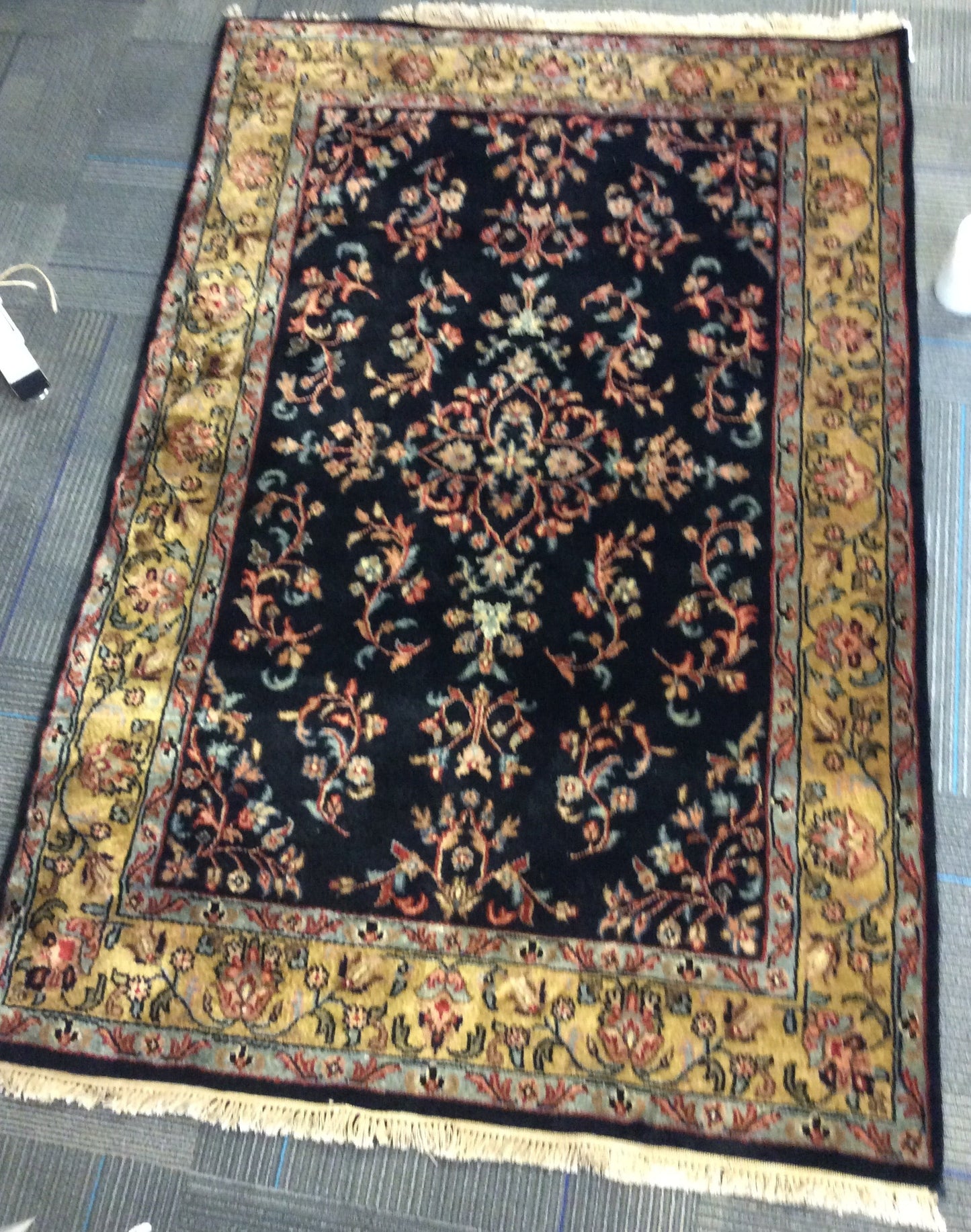 Hand-Knotted Wool Midnight/Gold Sarouk Rug (4'x6')