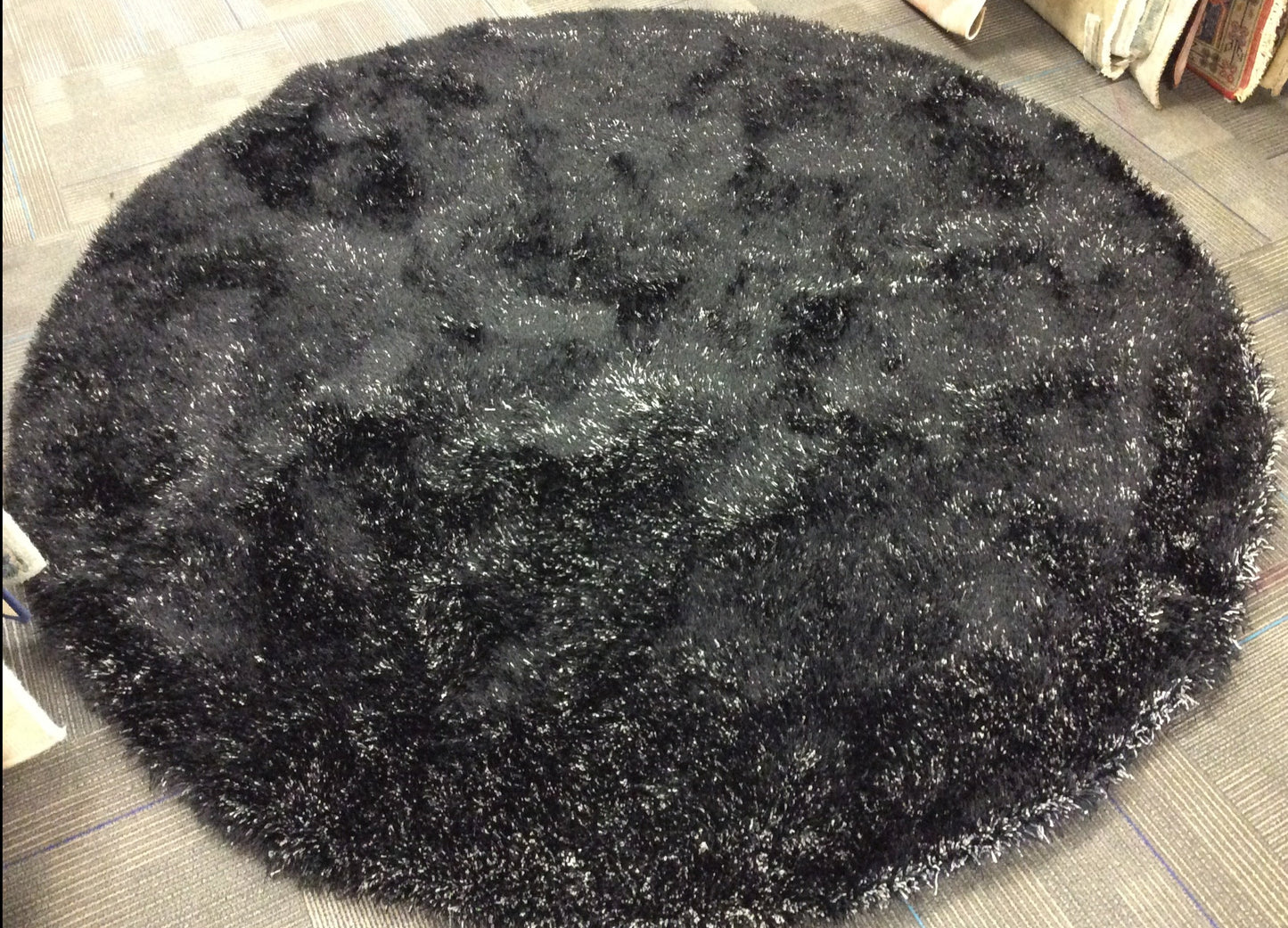 Hand Tufted Polyester Black/Grey Shag Round Rug (8'Rd)