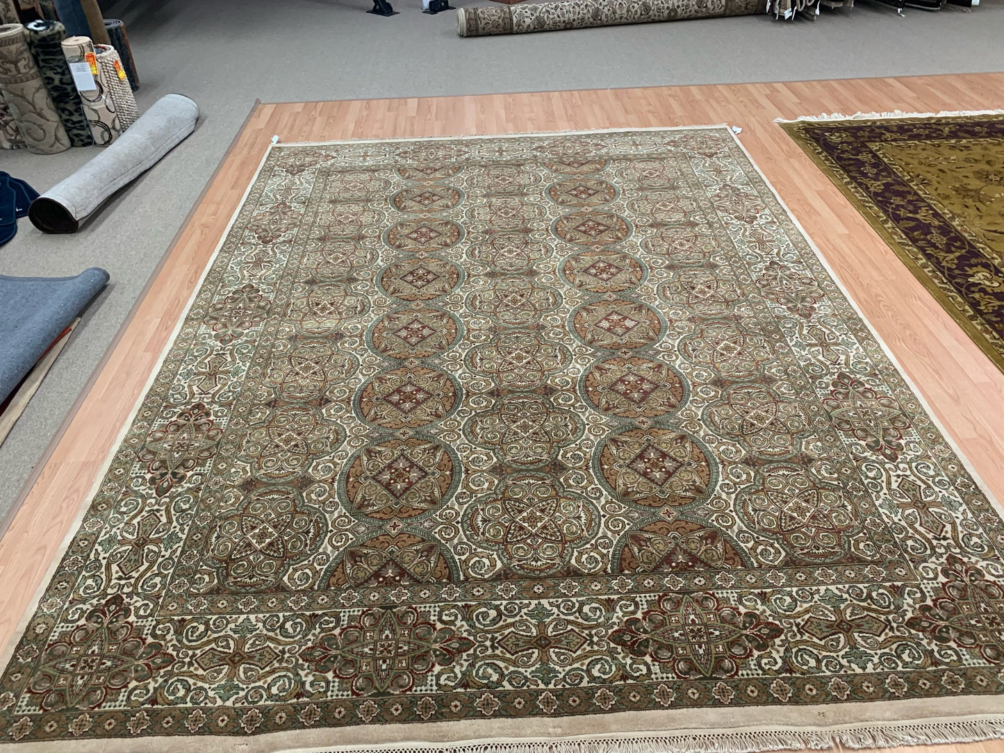 Hand-Knotted Wool Rambagh Beige Rug(9'1" x 12')