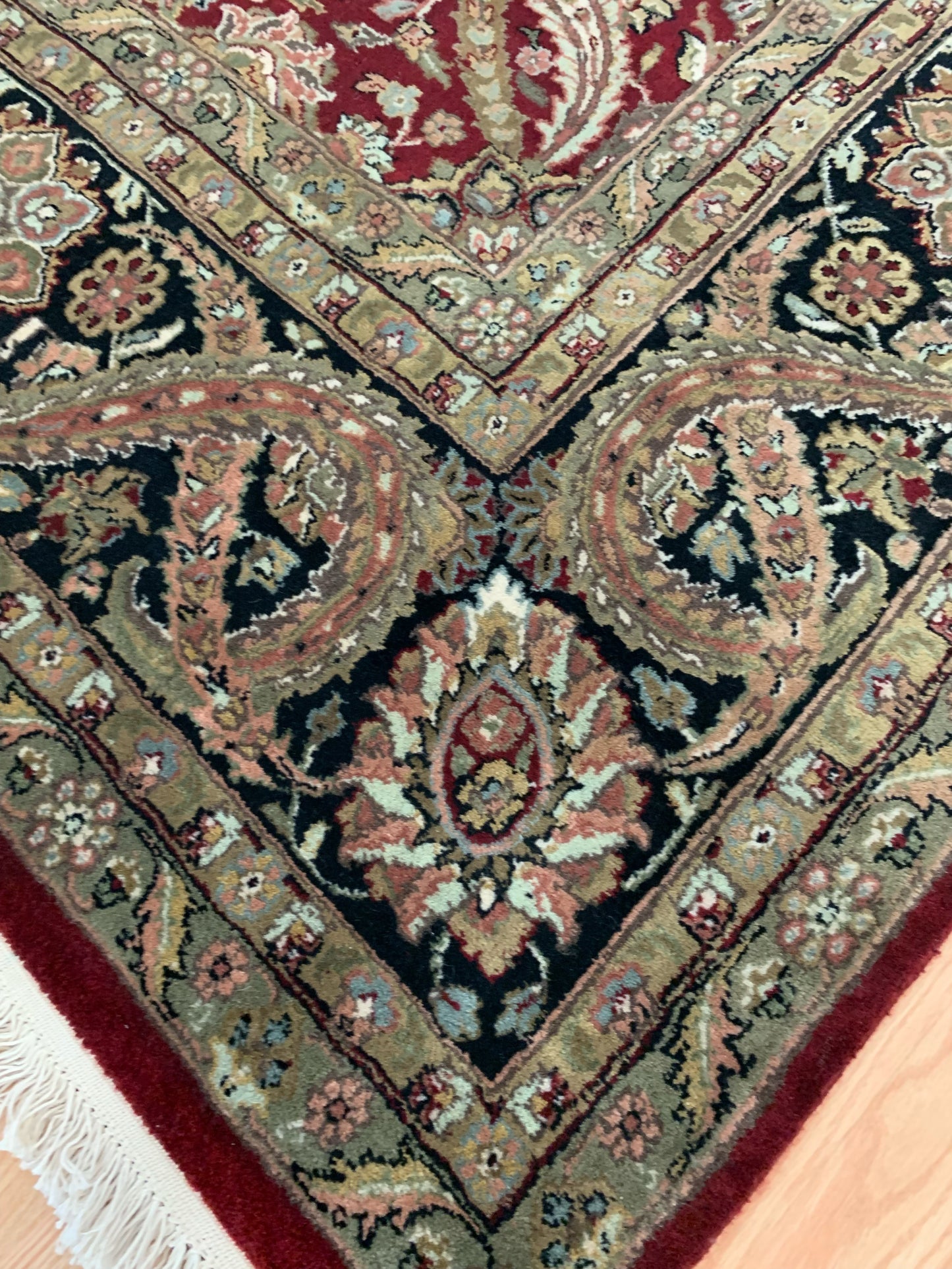 Hand-Knotted Wool Brocade Red/Black Rug (8'11"x11'9")