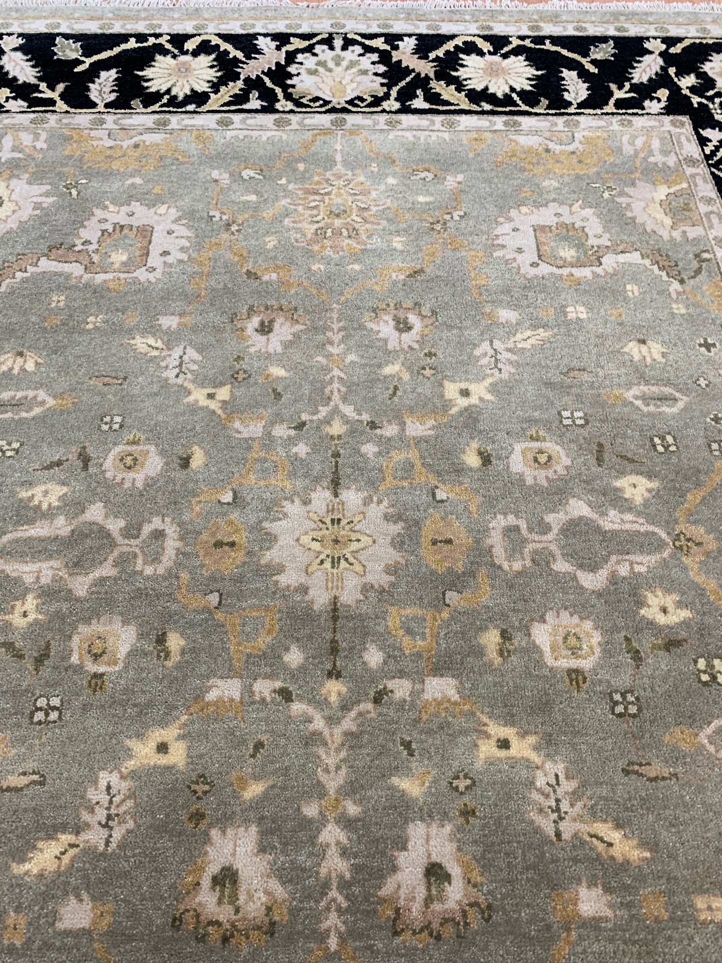 Hand-Knotted Wool Green/Black Ushak Rug (8'1"x9'11")