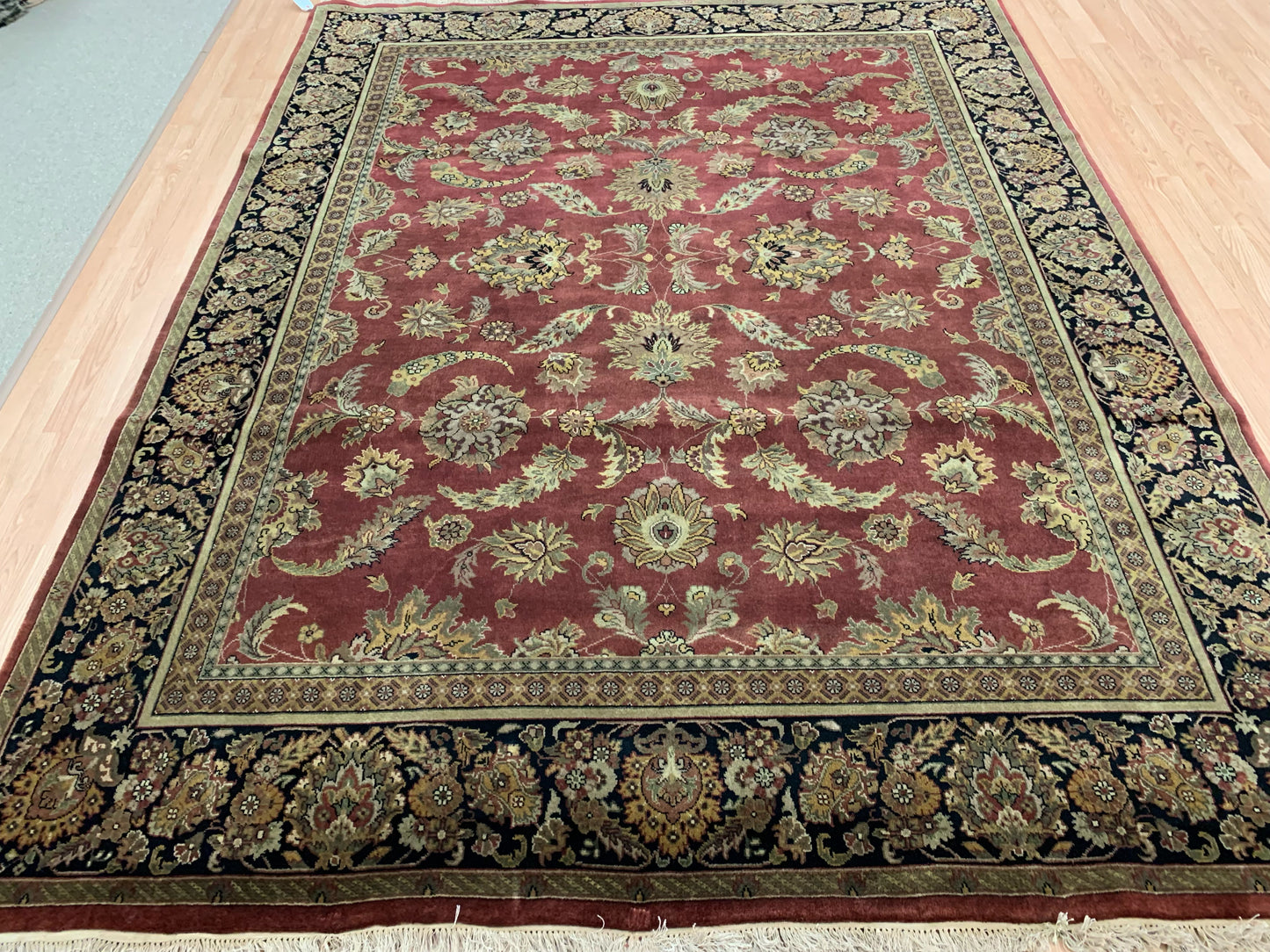 Hand-Knotted Wool Heritage Nizam Sienna/Black Rug (8'1"x10'2")