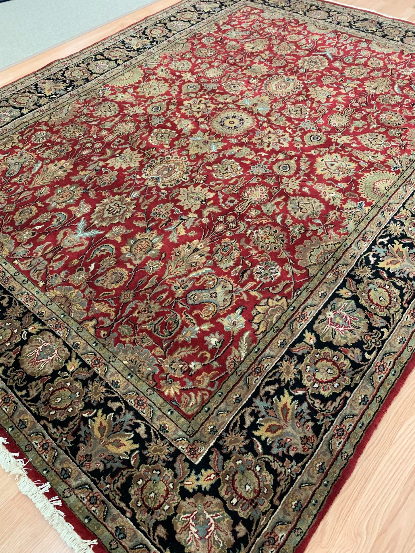 Hand-Knotted Wool Indo-Tabriz  Red/Black Rug (7'7"x9'11")