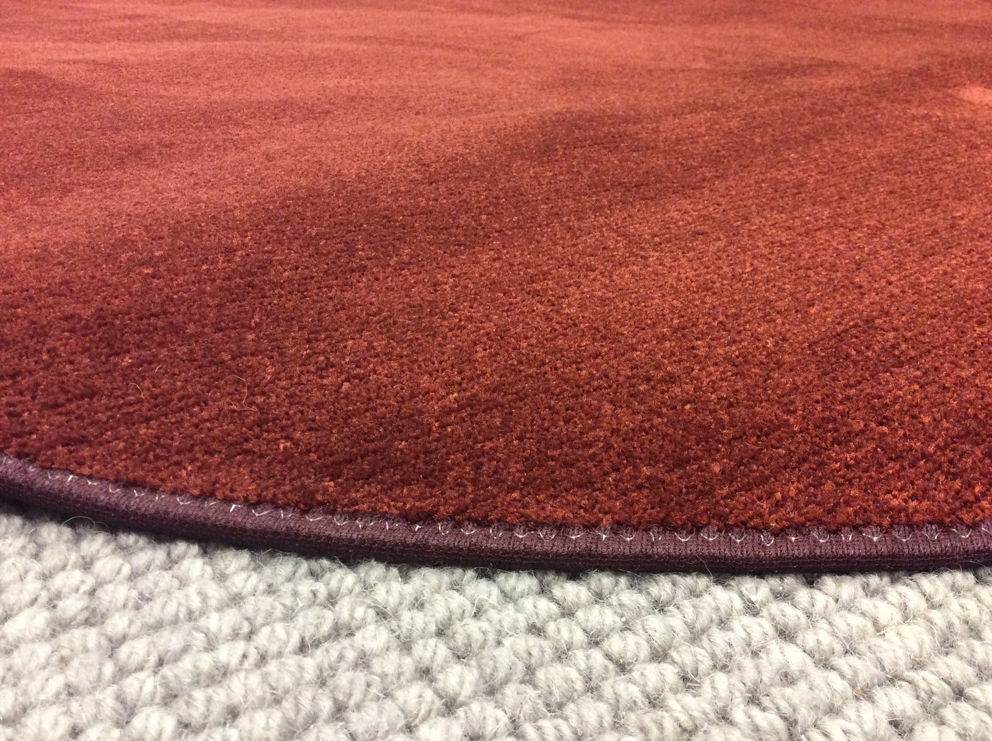 Machine Woven Nylon Milliken Rust Round Rug (5'Rd)