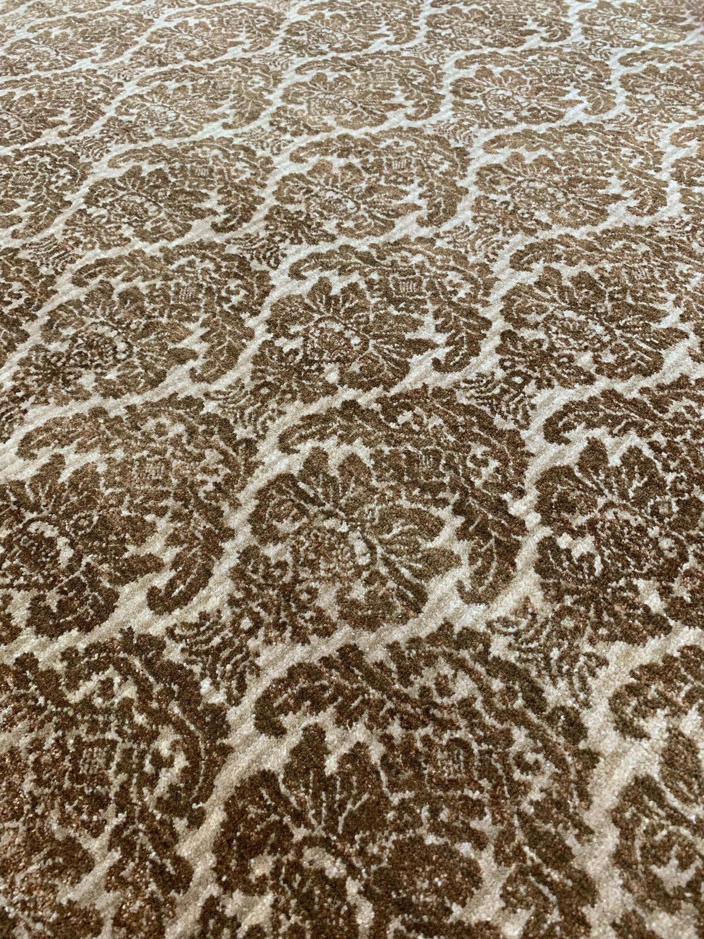 Hand-Knotted Wool Camel Gold Damask Rug (7'11"x9'11")