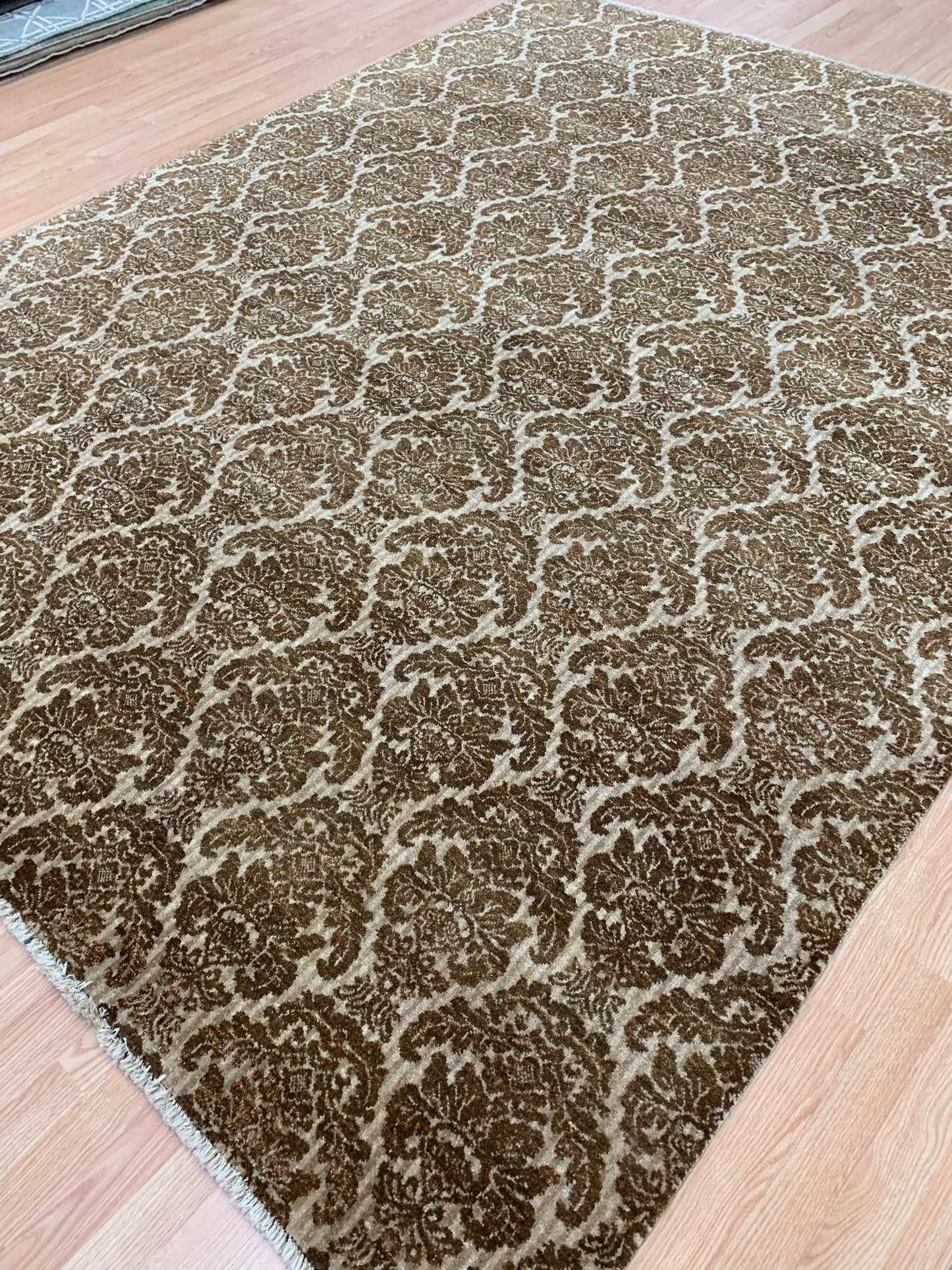 Hand-Knotted Wool Camel Gold Damask Rug (7'11"x9'11")