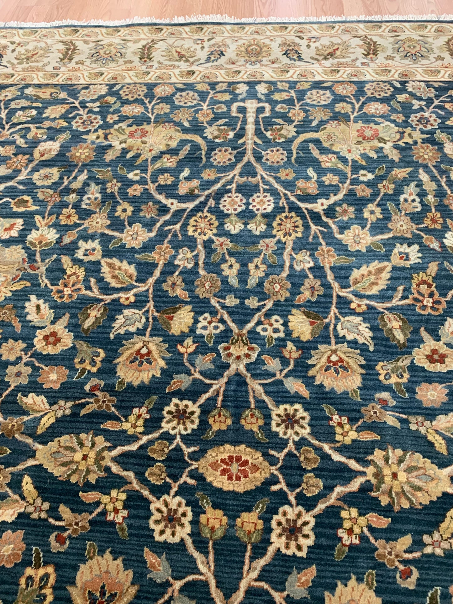 Hand-Knotted Wool Emerald Blue/Ivory Rug (7'11"x9'9")