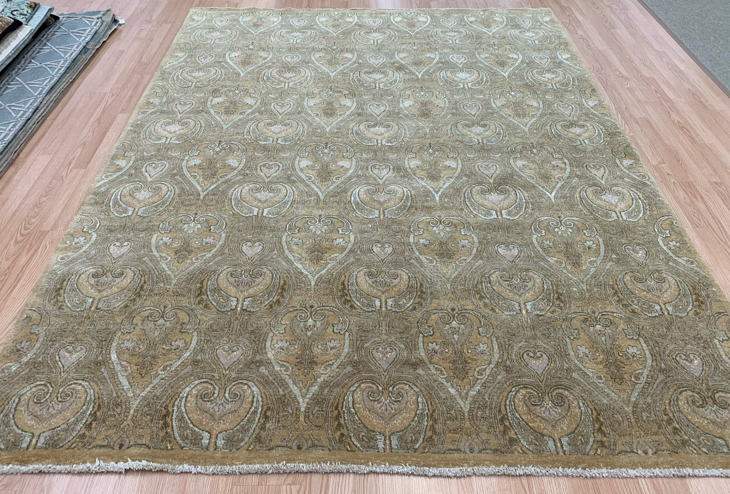 Hand-Knotted Wool and Silk Ivory/Gold Damask Rug (8'x10'2")