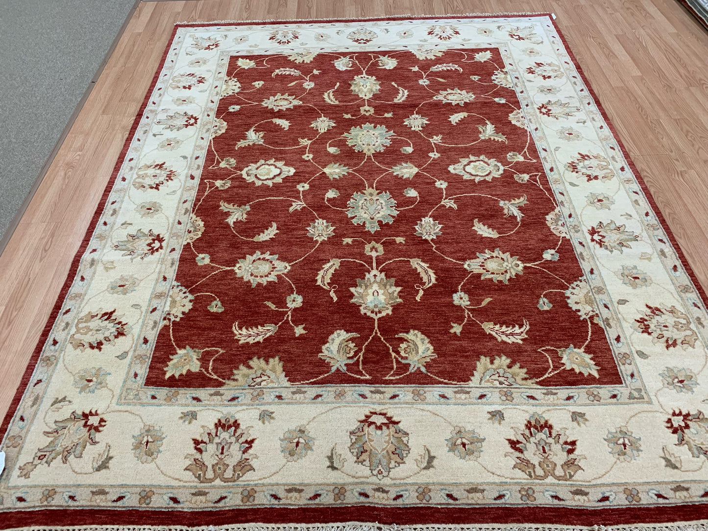 Hand-Knotted Wool Red/Ivory Agra Rug (7'9"x9'9")