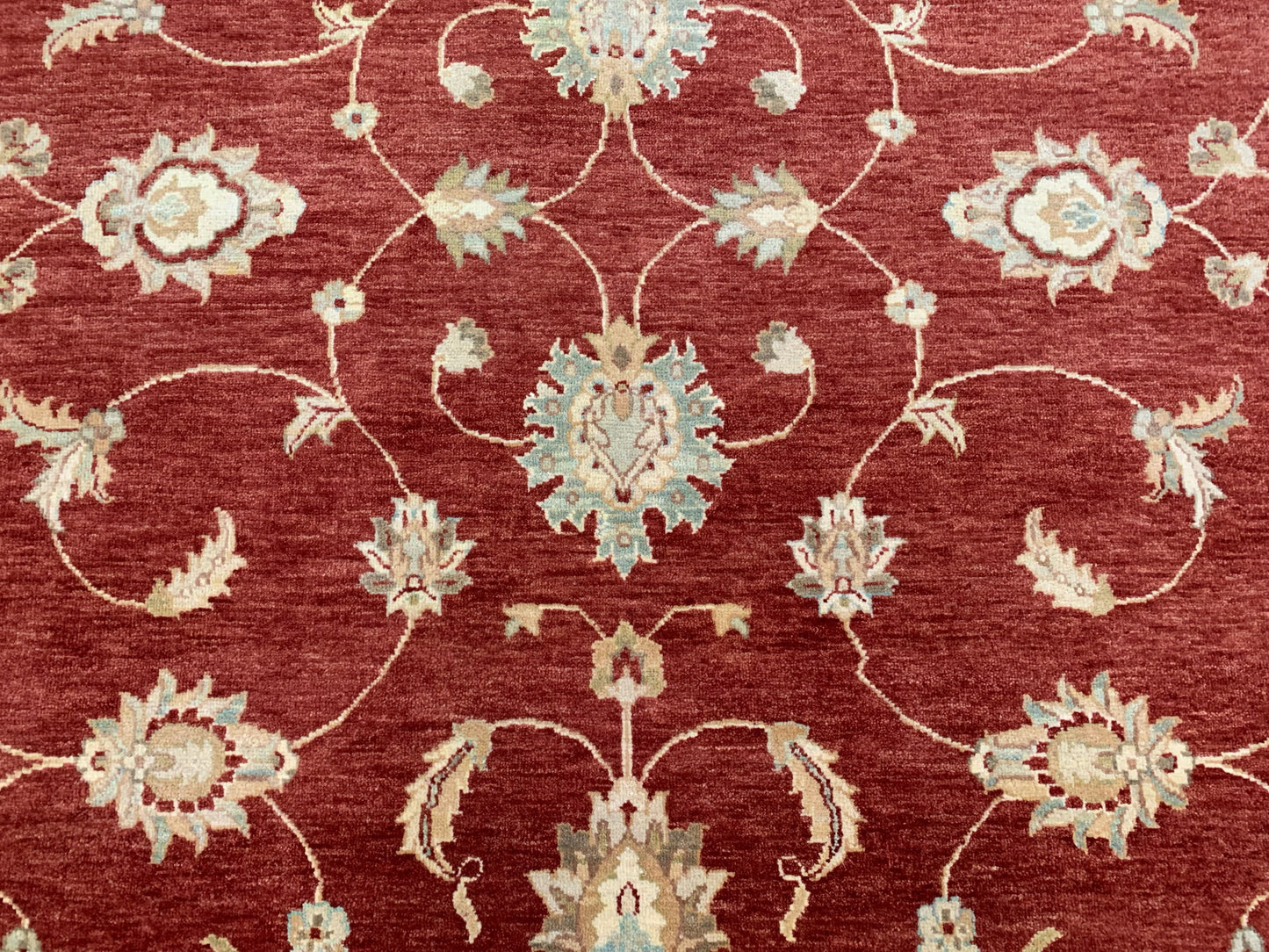 Hand-Knotted Wool Red/Ivory Agra Rug (7'9"x9'9")