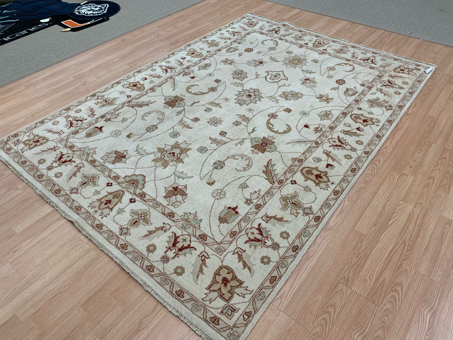 Hand-Knotted Wool Oushak Ivory/Ivory Rug (6'7"x9'4")