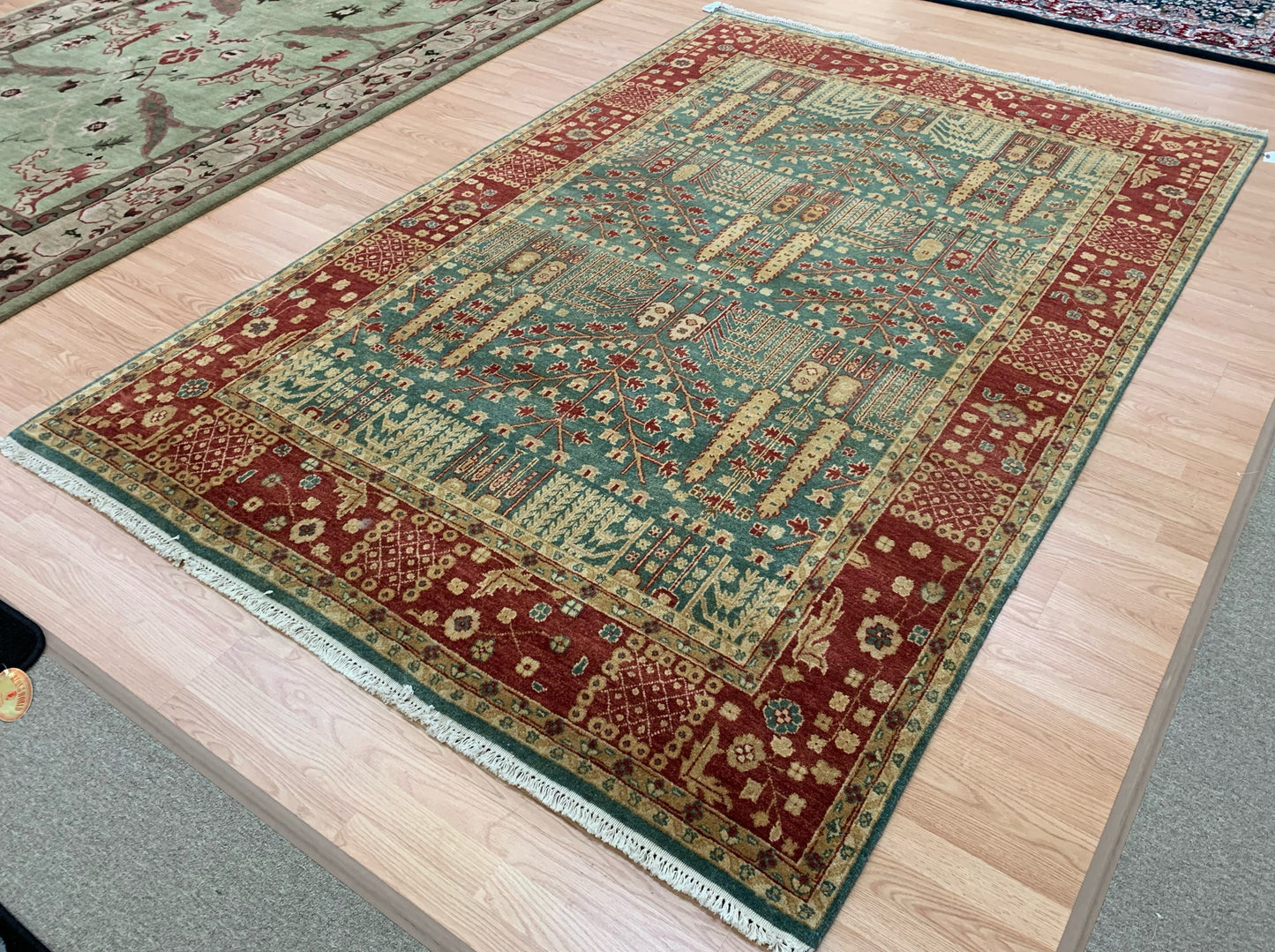 Hand-Knotted Wool Green Akbar Rug(6'6"x9'3")