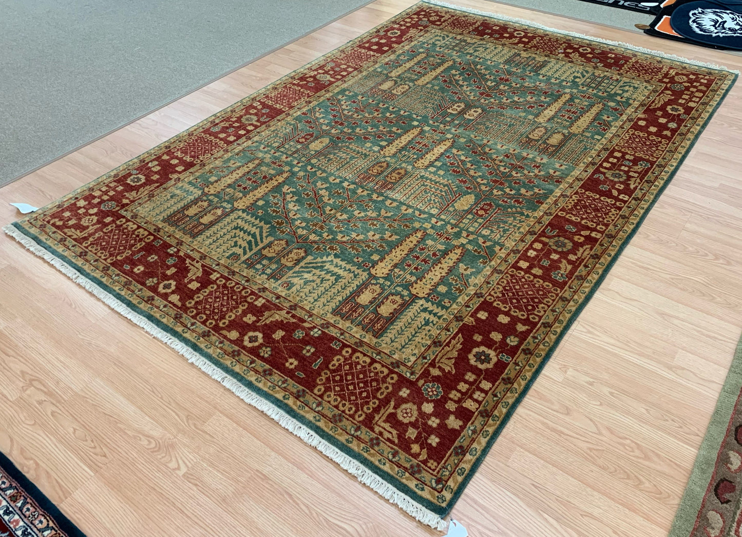 Hand-Knotted Wool Green Akbar Rug(6'6"x9'3")