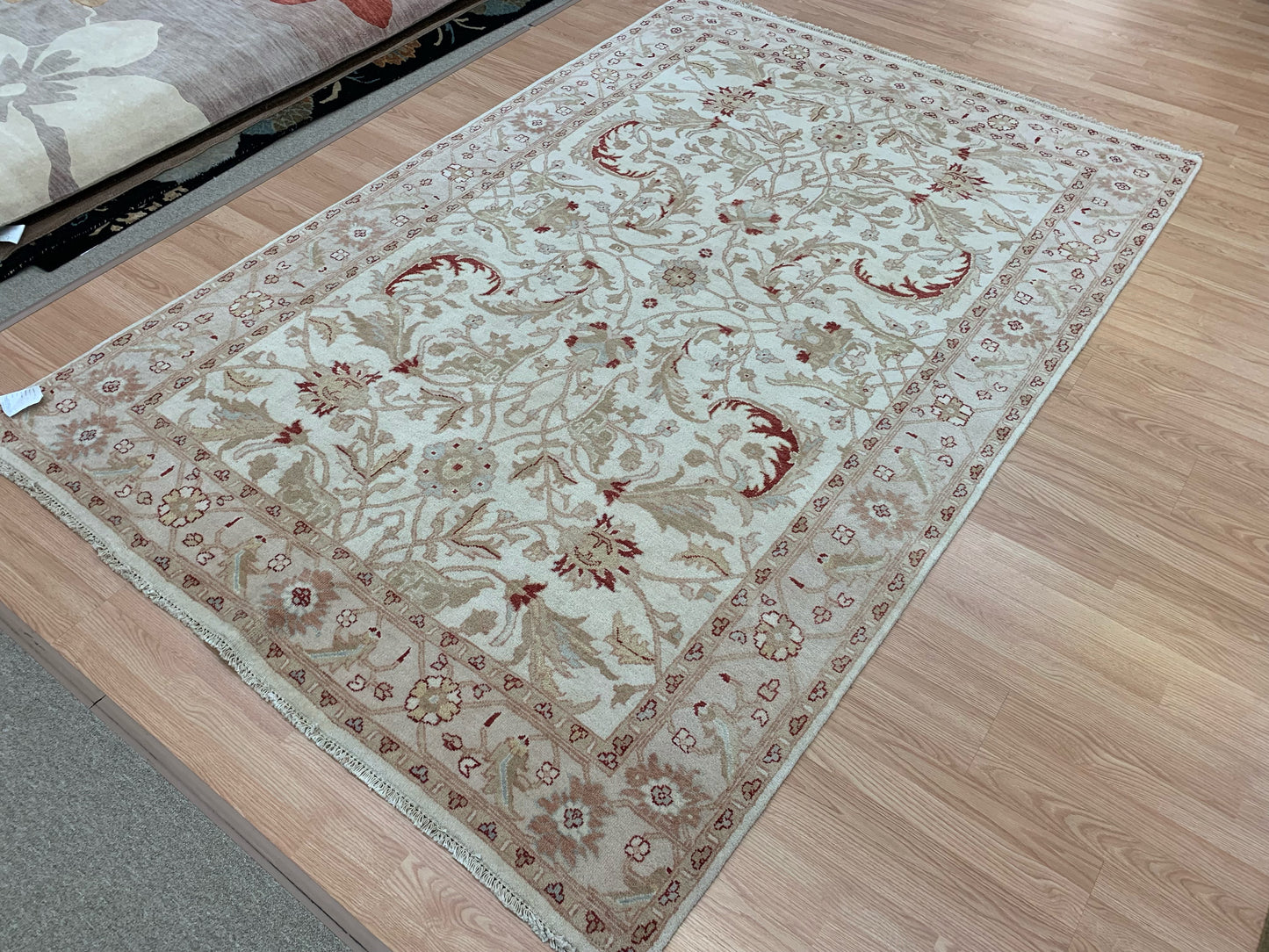 Hand-Knotted Wool Ivory/Cream Kashan Rug (6'x8'10")