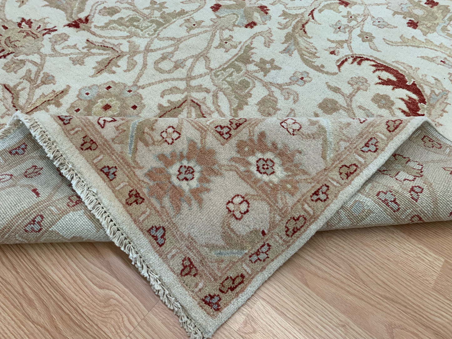 Hand-Knotted Wool Ivory/Cream Kashan Rug (6'x8'10")