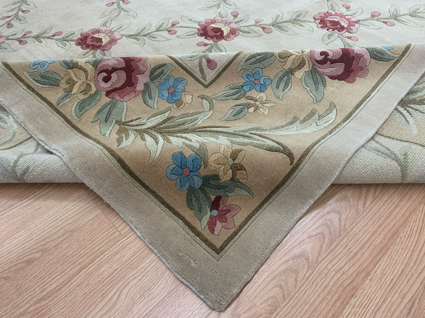 Hand-Knotted Wool & Silk Beige Lattice Carved Floral Border Rug (8'x10')