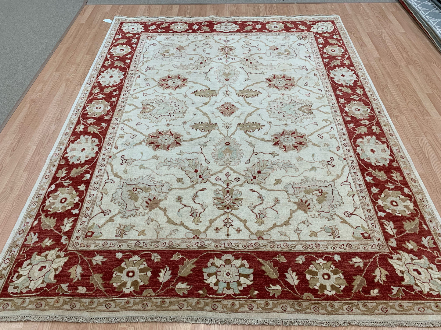 Hand-Knotted Wool Ivory/Red Agra Rug (7'10x9'11")