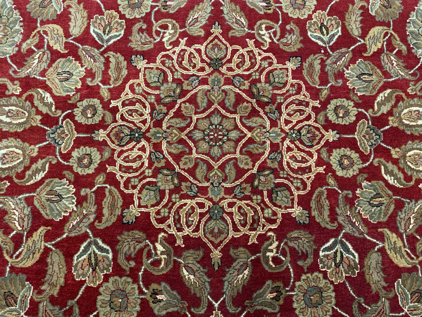 Vintage Hand-Knotted Wool Red/Ivory Agra Rug (8'1" x 10'3")