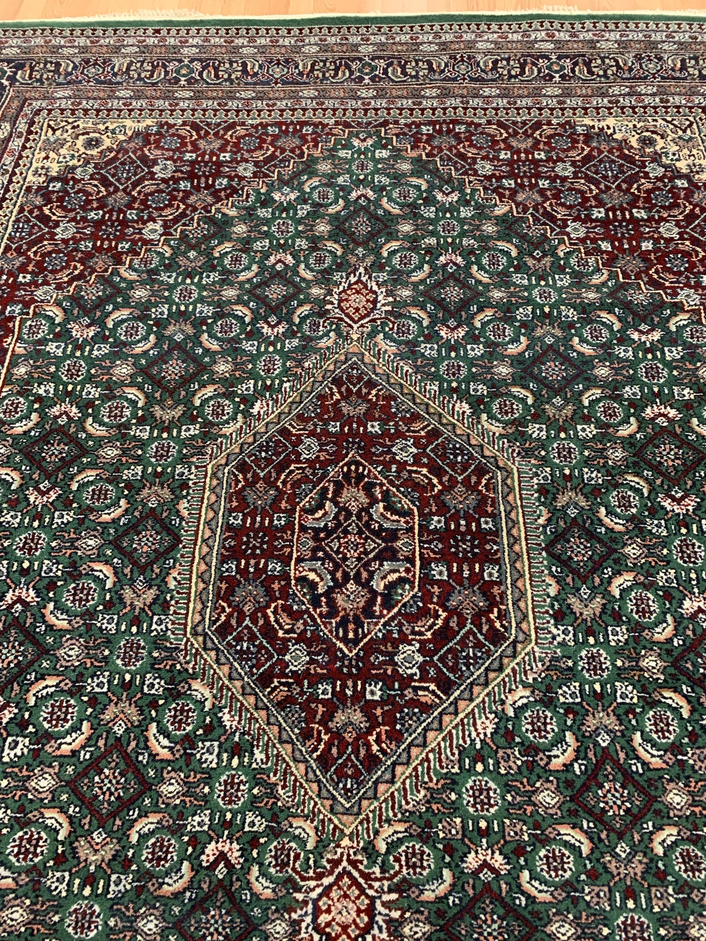 Vintage Hand-Knotted Wool Green Bidjar Rug (8'3"x10'1")